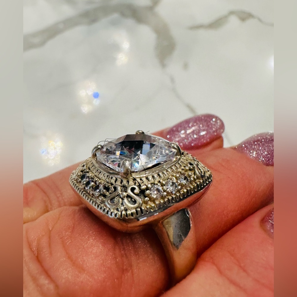 Gorgeous Statement Ring - image 4